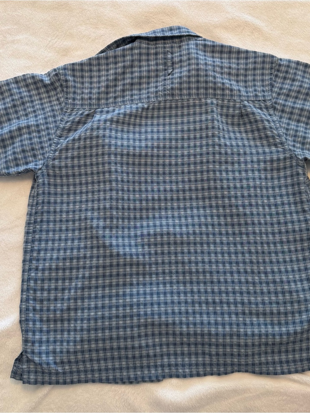 The North Face Men's Blue Plaid Short-Sleeve Button-Down Shirt - Picture 3 of 3